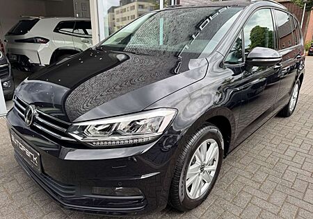 VW Touran Volkswagen Comfortline PANO EasyO DYNAUDIO STHZ 7-Si