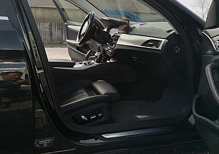 BMW 530d 530 5er Touring Diesel xDrive Touring Aut.