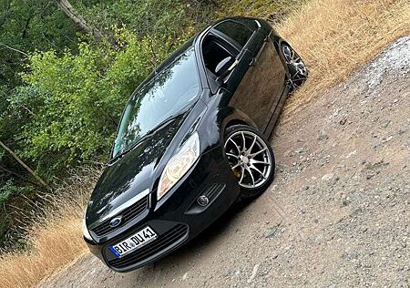 Ford Focus 1.6 16V Black Magic