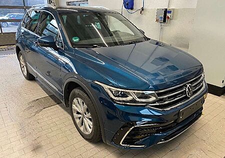 VW Tiguan Volkswagen R-Line *HUD*360*PANORAMA*MATRIX-IQ*EasyOpen*