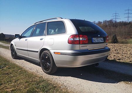 Volvo V40 1.6 FL, SD, AHK, Leder, DAB, SH, top Zustand