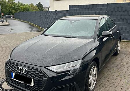 Audi A3 40 TFSI e basis mit Panoramadach+Alu Sommerfelgen