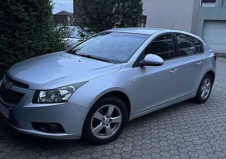 Chevrolet Cruze 1.6 Benzin TÜV bis 04/27