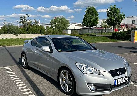 Hyundai Genesis Coupe 3.8 V6 Automatik