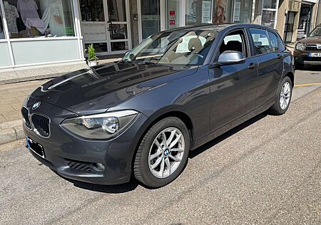 BMW 118 d *Navi* *SHZ* *PDC*