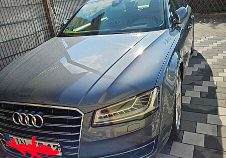 Audi A8 3.0 TDI DPF quattro tiptronic