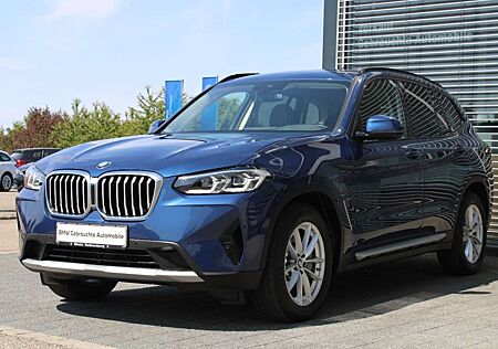 BMW X3 xDrive30d Navi LIVE AdLED AHK Sportsitze Cam