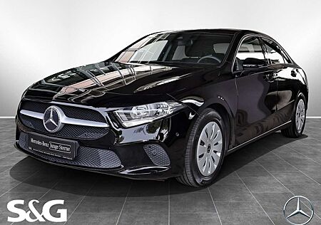 Mercedes-Benz A 180 d Limousine CARPLAY+SPURHALTE+PDC+MBUX