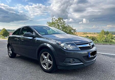 Opel Astra H GTC Coupé (2010)