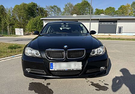 BMW 318i 318 E90 / TÜV NEU / WENIG KM / 1. HAND / 6 GÄNG