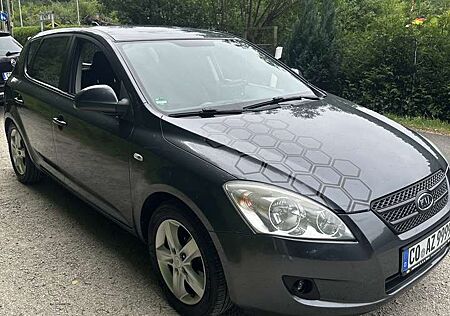 Kia Cee'd Ceed / 1.6 CVVT EX