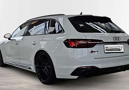 Audi RS4 Avant quattro tiptronic