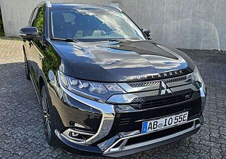 Mitsubishi Outlander PHEV Top