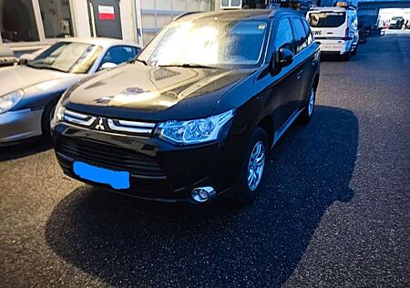 Mitsubishi Outlander 2.2 DI-D 4WD Invite