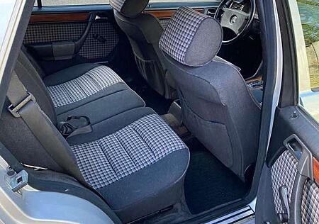Mercedes-Benz 230 TE