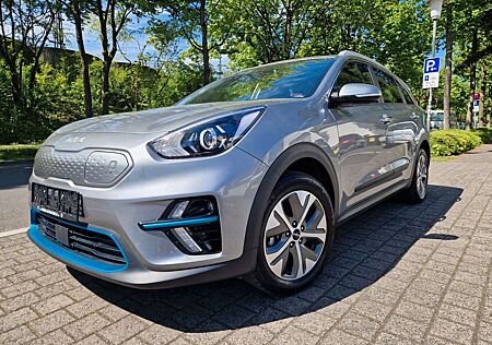 Kia Niro e- 64kWh|AHK|WP|11kW|SOH99%|Garantie06/2029