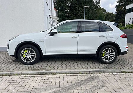 Porsche Cayenne S Hybrid Tiptronic