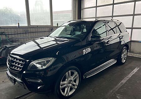 Mercedes-Benz ML 350 4MATIC+ LUFTFEDERUNG+BI-XENON+NAVI+SPORT