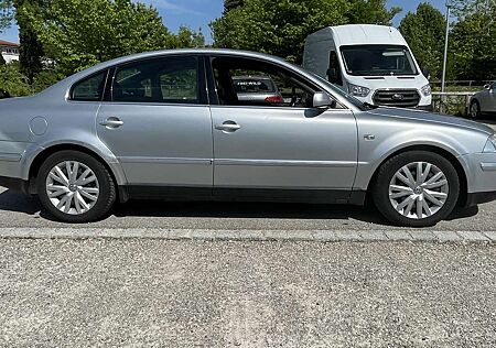 VW Passat gebraucht kaufen VW Passat Volkswagen Volkswagen 2.3 V5 170 ps