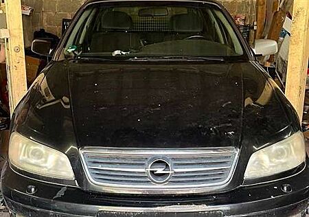 Opel Omega Omega Caravan 2.2 Edition 2000