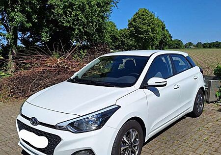 Hyundai i20 blue 1.0 T-GDI Trend
