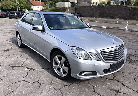 Mercedes-Benz E 250 E-Klasse CGI Automatik Elegance