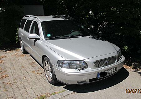 Volvo V70 2.4