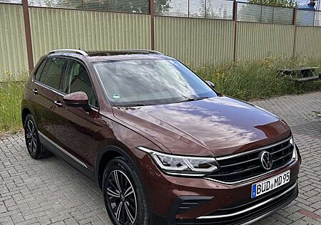 VW Tiguan Volkswagen 1.5 TSI OPF DSG United SHZ AHK IQ LIGHT GARANTIE