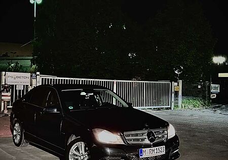 Mercedes-Benz C 200 CGI BlueEFFICIENCY Avantgarde
