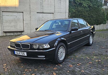 BMW 735i 735 Facelift, TÜV 08/26