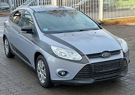 Ford Focus 1,6 Klima /Navigation/Top Zustand