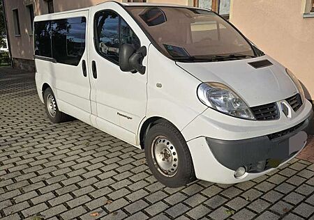 Renault Trafic 2.5 dCi 115 FAP Passenger Combi L2H1