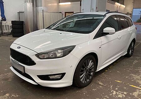 Ford Focus Turnier ST-Line NAVI/SHZ/PDC/BT/LED/ZR NEU