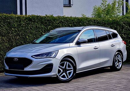 Ford Focus Turnier (Automatik, LED, Kamera, Navi)