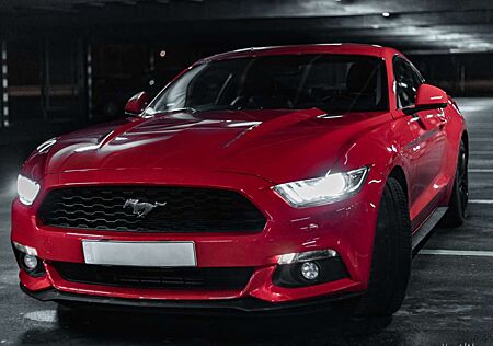 Ford Mustang Fastback 2.3 Eco Boost