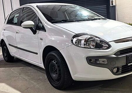 Fiat Punto EVO Dynamic Touch screen: Kamera/Navi/BT