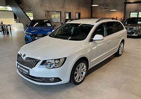 Skoda Superb Combi Exclusive Navi Xenon PDC GRA 17"