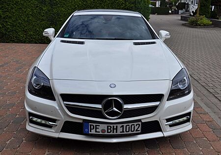 Mercedes-Benz SLK 200 AMG Line, Leder, Pano, Navi, sehr wenig KM !