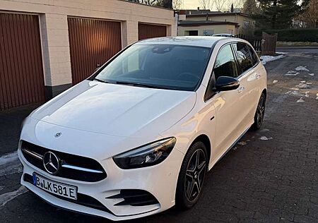 Mercedes-Benz 250 Kombilimosine B250 e , AMG Line