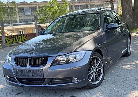 BMW 320 i Lim. Aut. M Sport/LEDER/NAVI/XENON/SITZHEIZ