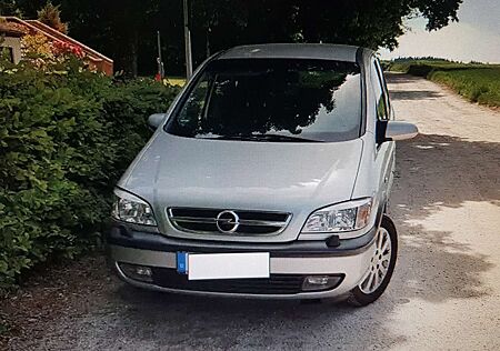 Opel Zafira 1.8 Edition