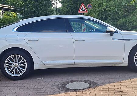 VW Arteon Volkswagen 2.0 TDI DSG/ 1. Hand / TÜV Neu / großes Navi
