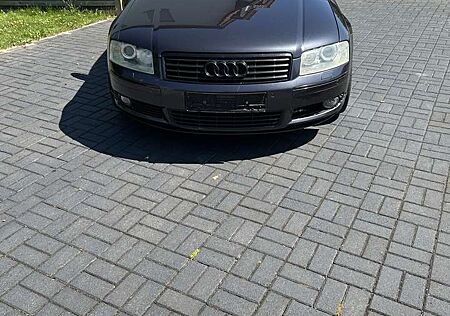 Audi A8 4.2 quattro