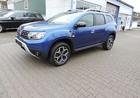 Dacia Duster Celebration super Zustand Kamera 150 PS