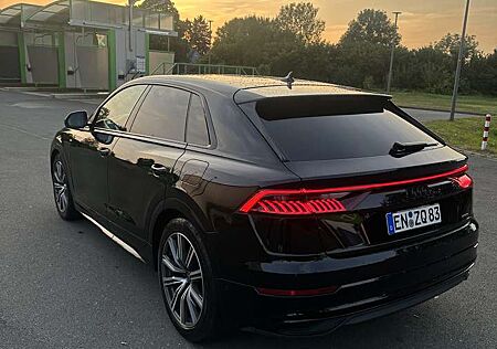 Audi Q8 55 TFSIe quattro tiptronic competition plus