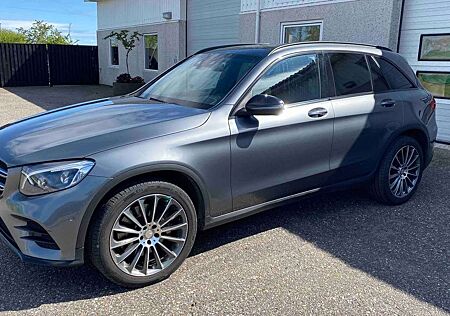 Mercedes-Benz GLC 250 d 4Matic AMG*RFK*PANO*HEAD-UP*AHK*