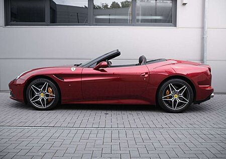 Ferrari California T-erst 9.640km-Navigation-