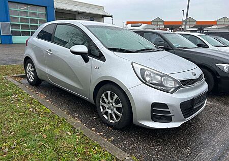 Kia Rio 1.4 DreamTeam Automatik Shz 2.Hd Garantie
