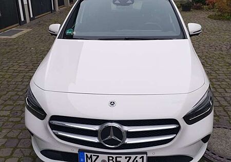 Mercedes-Benz B 250 4M Progressive/LED/360/Pano/Totw/Memo/Navi