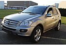 Mercedes-Benz ML 320 CDI 4Matic 7G-TRONIC *NAVI*AHK*PDC*